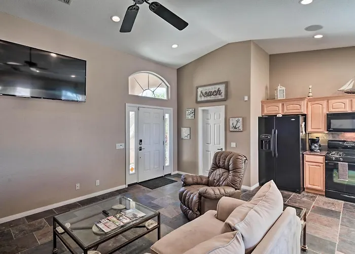Sun-soaked Colorado River Haven - Walk To Beaches! * Mohave Valley