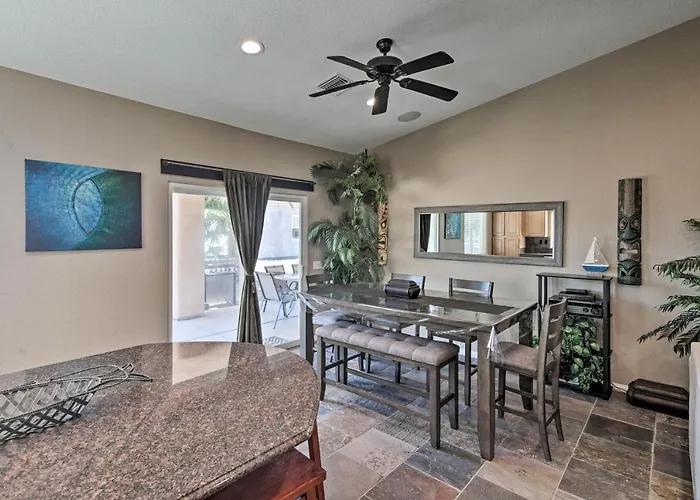 Sun-soaked Colorado River Haven - Walk To Beaches! Ferienhaus