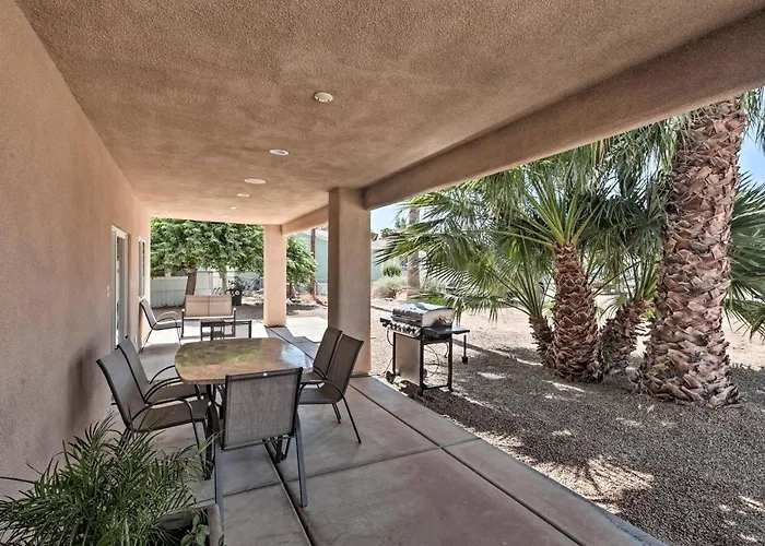 Sun-soaked Colorado River Haven - Walk To Beaches! *