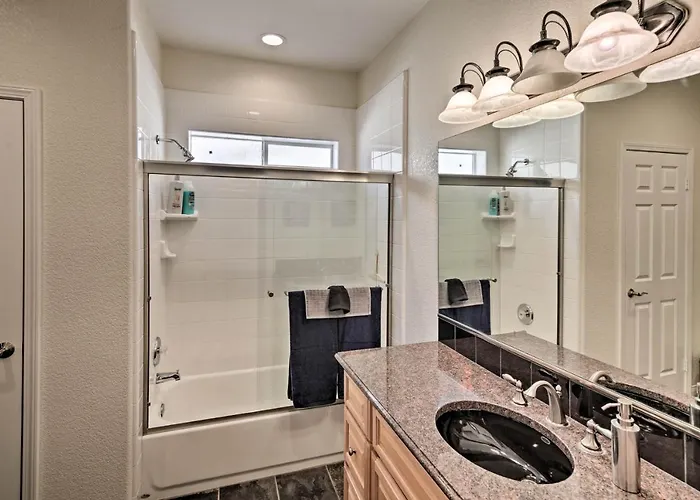 Ferienhaus Sun-soaked Colorado River Haven - Walk To Beaches! Mohave Valley