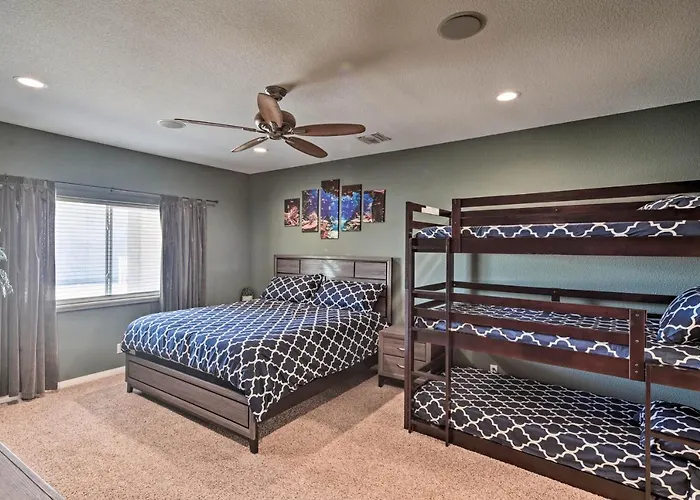 Ferienhaus Sun-soaked Colorado River Haven - Walk To Beaches! *