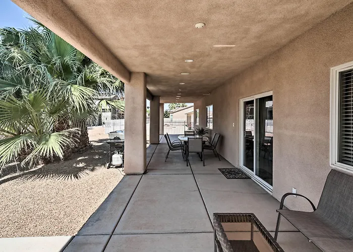 Sun-soaked Colorado River Haven - Walk To Beaches! Holiday home Mohave Valley