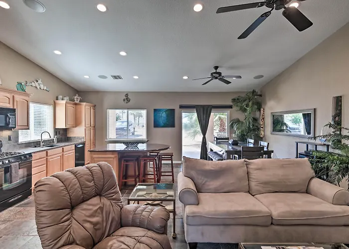 Sun-soaked Colorado River Haven - Walk To Beaches! Mohave Valley